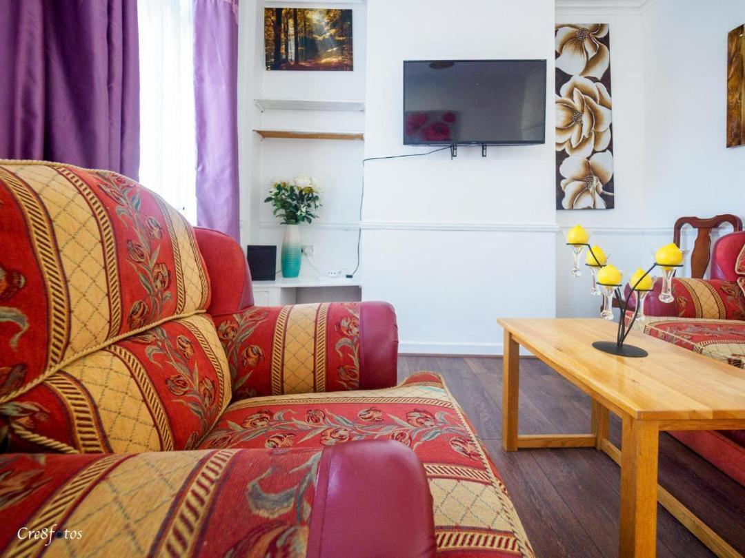 12 Cornwallis Lodge Family Room 2 Stoke-on-Trent Extérieur photo